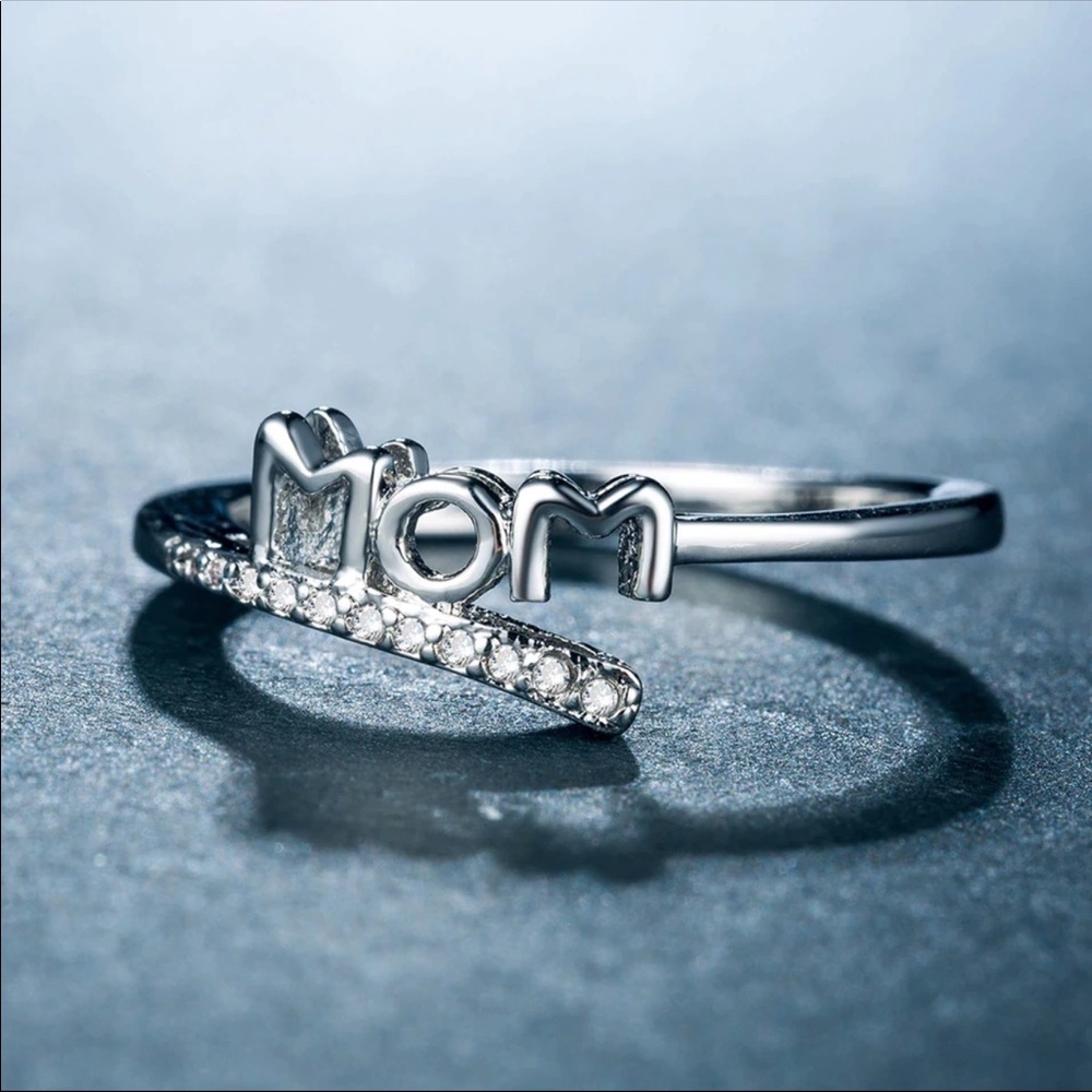 LOVE MOM’S RING - Picture 3 of 5